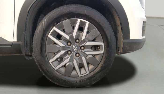 2022 Hyundai VENUE S PLUS 1.5 CRDI, Diesel, Manual, 44,969 km, Right Front Wheel