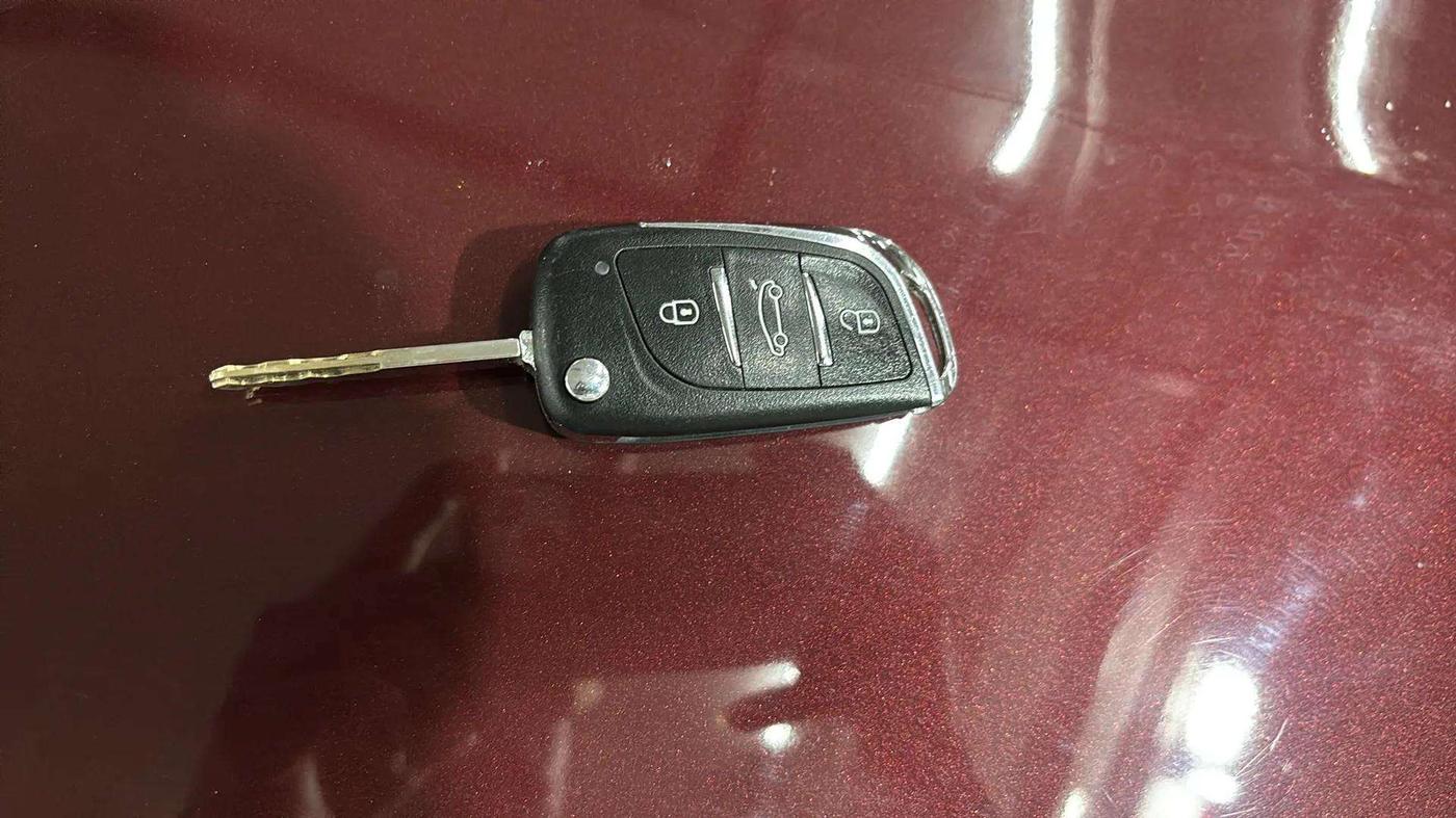 2016 Honda Amaze 1.2L I-VTEC VX AT, Petrol, Automatic, 24,912 km, Key Close Up