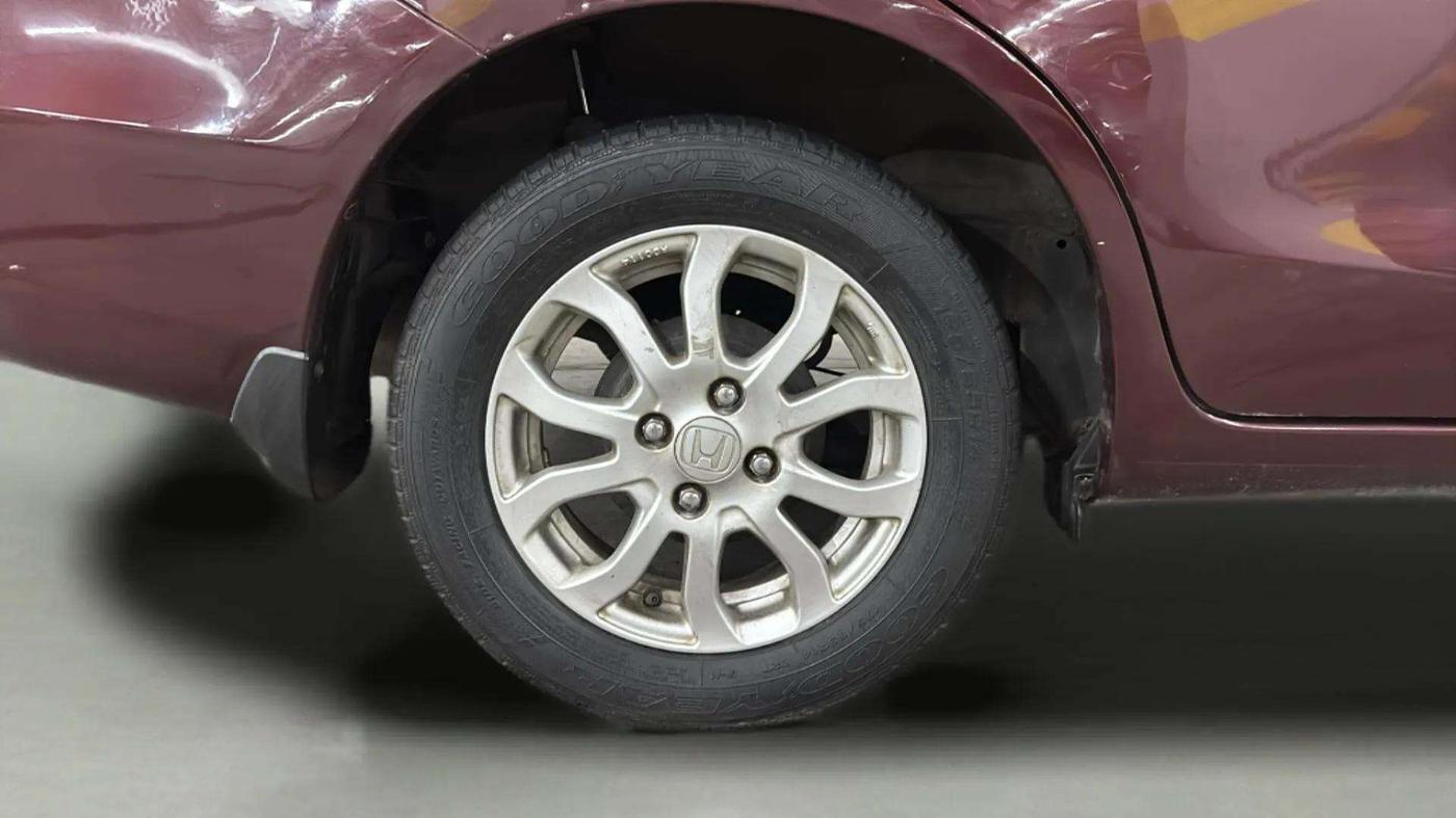 2016 Honda Amaze 1.2L I-VTEC VX AT, Petrol, Automatic, 24,912 km, Right Rear Wheel