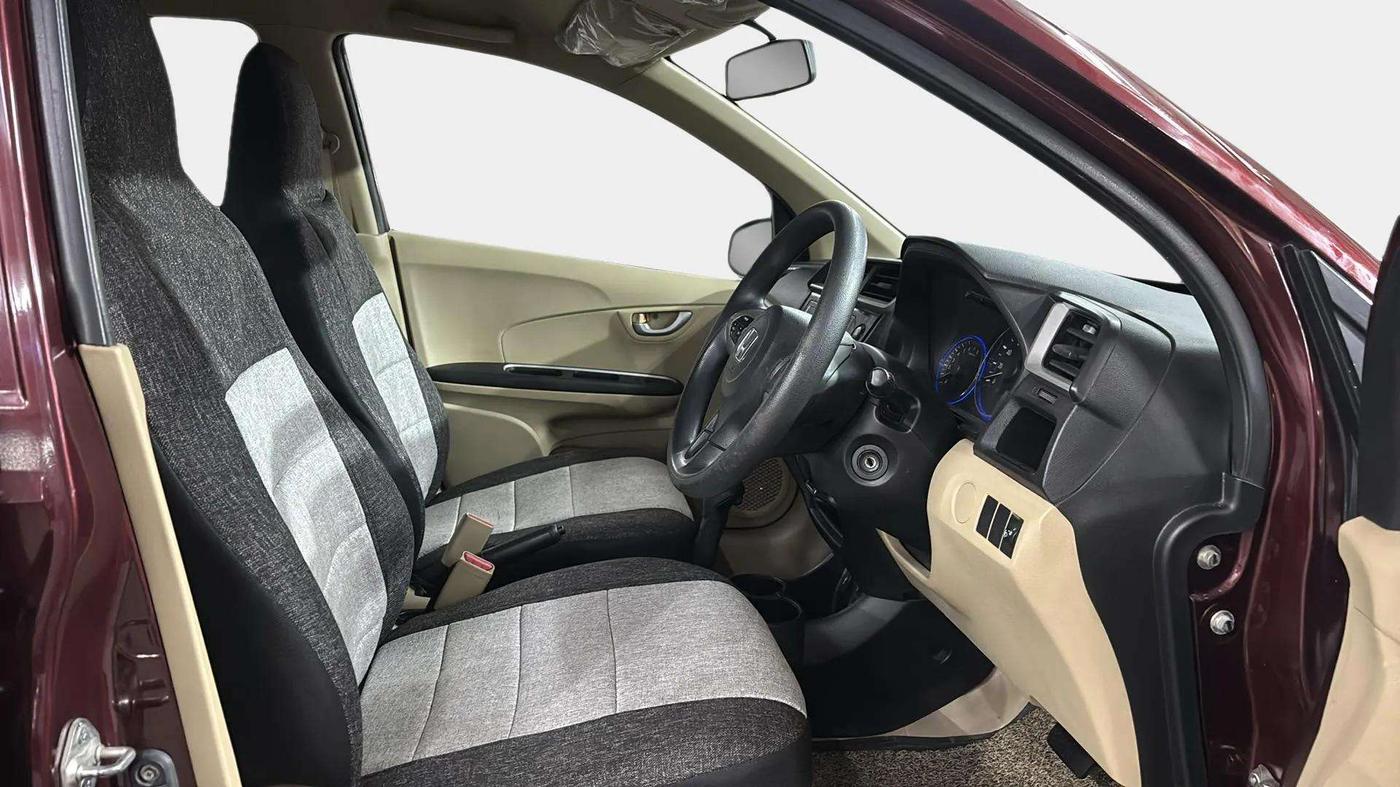 2016 Honda Amaze 1.2L I-VTEC VX AT, Petrol, Automatic, 24,912 km, Right Side Front Door Cabin