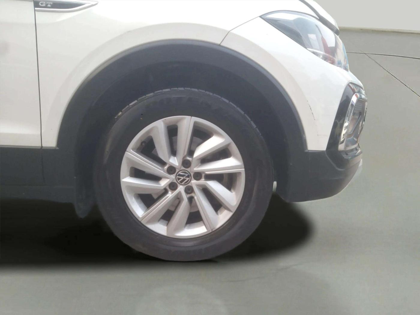 2022 Volkswagen TAIGUN GT 1.5 TSI MT, Petrol, Manual, 12,304 km, Right Front Wheel