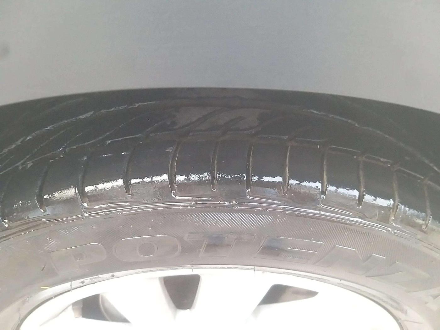 2022 Volkswagen TAIGUN GT 1.5 TSI MT, Petrol, Manual, 12,304 km, Right Front Tyre Tread