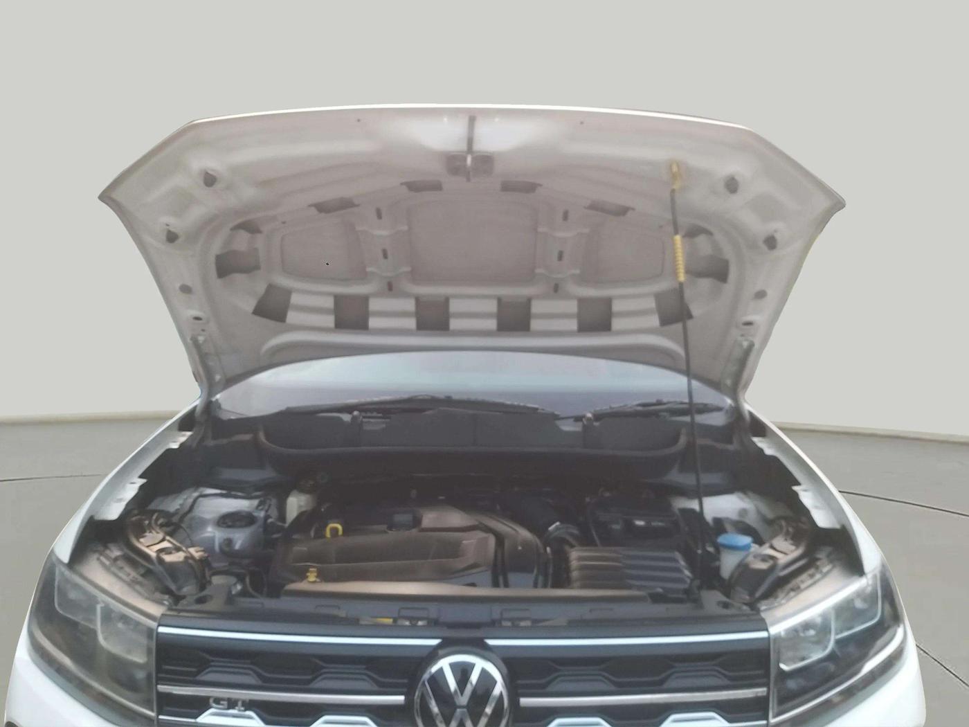 2022 Volkswagen TAIGUN GT 1.5 TSI MT, Petrol, Manual, 12,304 km, Open Bonet