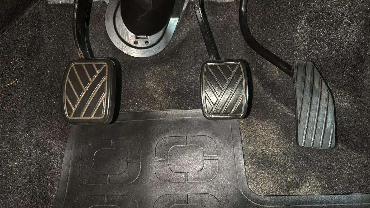 2017 Maruti Wagon R 1.0 VXI, Petrol, Manual, 17,248 km, Pedals