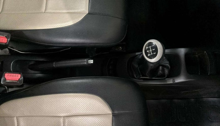 2017 Maruti Wagon R 1.0 VXI, Petrol, Manual, 17,248 km, Gear Lever