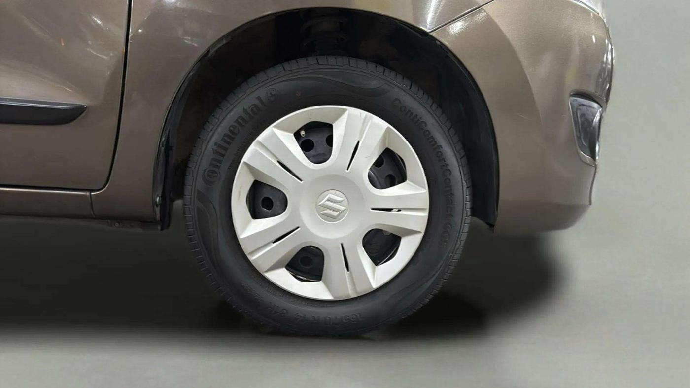 2017 Maruti Wagon R 1.0 VXI, Petrol, Manual, 17,248 km, Right Front Wheel