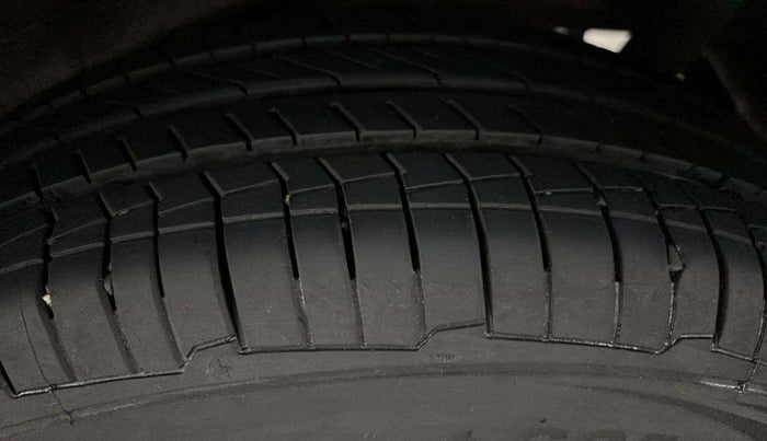 2017 Maruti Wagon R 1.0 VXI, Petrol, Manual, 17,248 km, Left Rear Tyre Tread