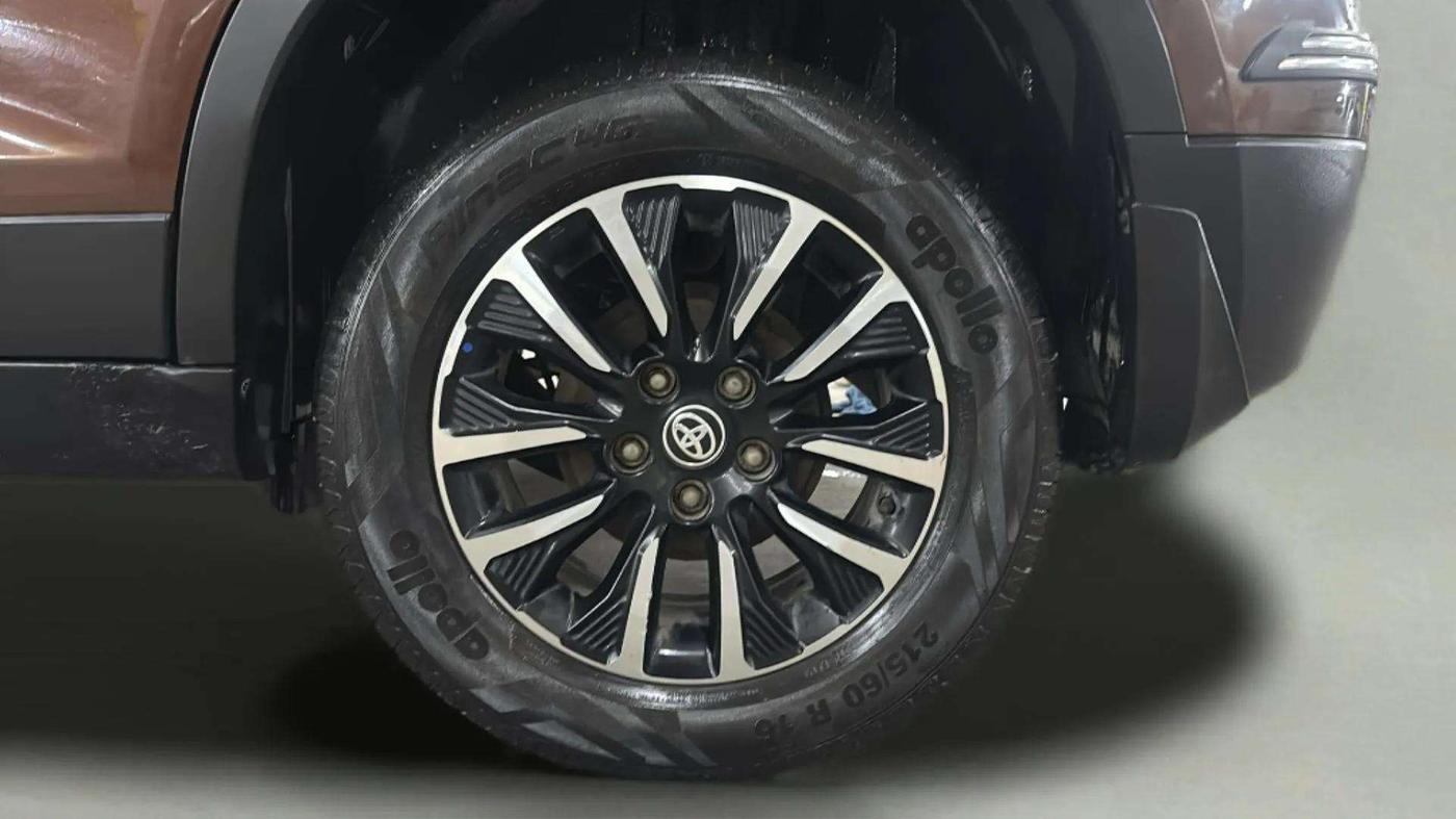 2021 Toyota URBAN CRUISER PREMIUM GRADE MT DUAL TONE, Petrol, Manual, 8,419 km, Left Rear Wheel