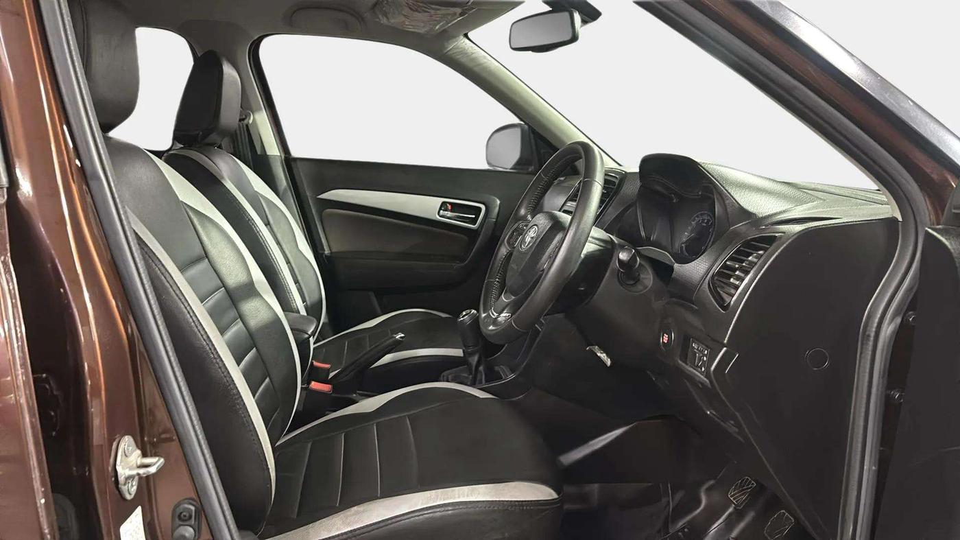 2021 Toyota URBAN CRUISER PREMIUM GRADE MT DUAL TONE, Petrol, Manual, 8,419 km, Right Side Front Door Cabin