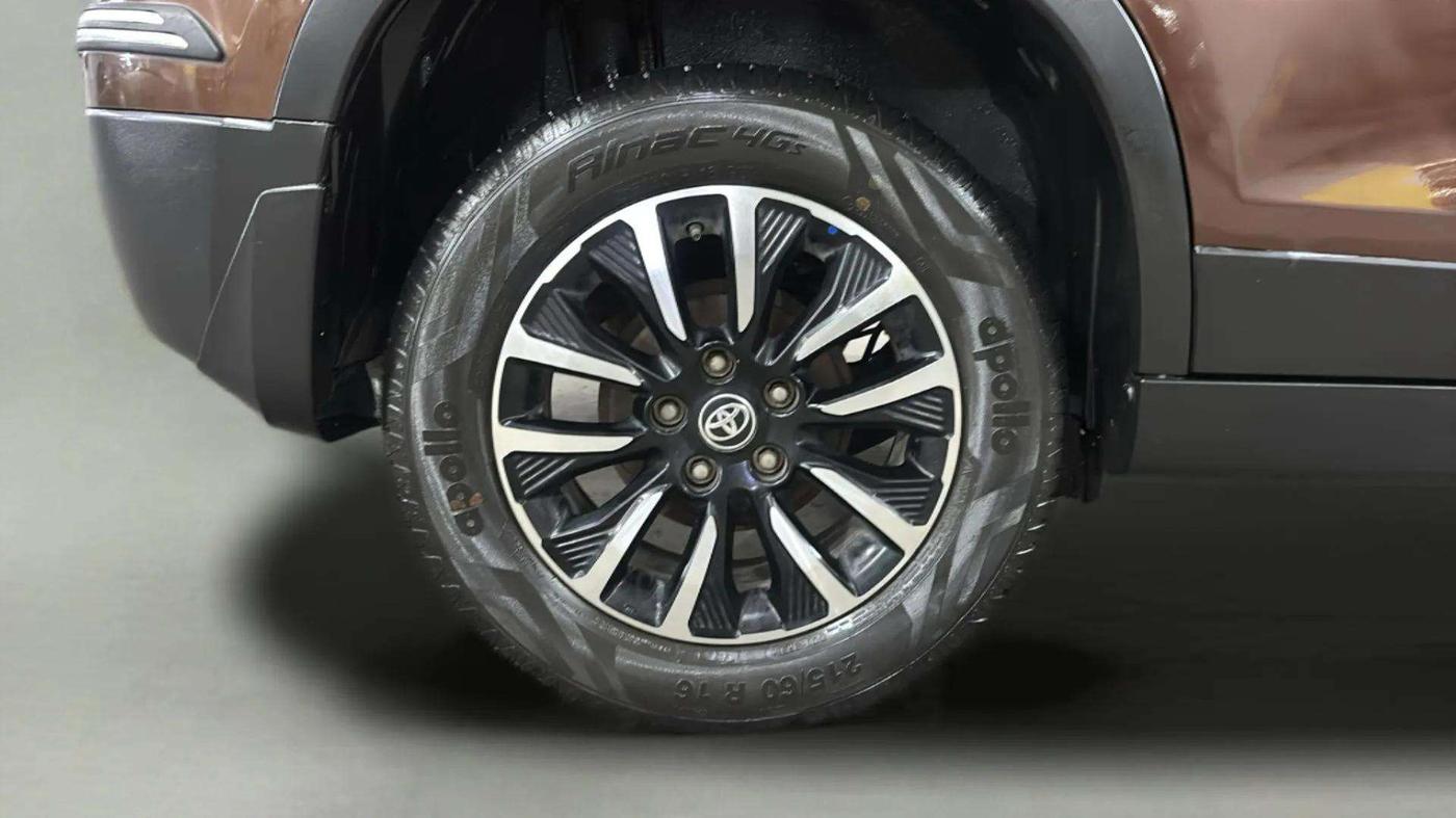 2021 Toyota URBAN CRUISER PREMIUM GRADE MT DUAL TONE, Petrol, Manual, 8,419 km, Right Rear Wheel