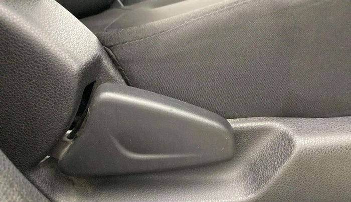 2017 Renault Kwid RXT 1.0 AMT (O), Petrol, Automatic, 33,454 km, Driver Side Adjustment Panel