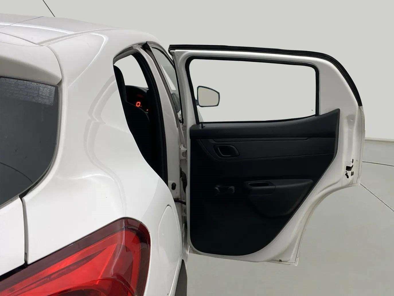 2017 Renault Kwid RXT 1.0 AMT (O), Petrol, Automatic, 33,696 km, RHS Rear Door