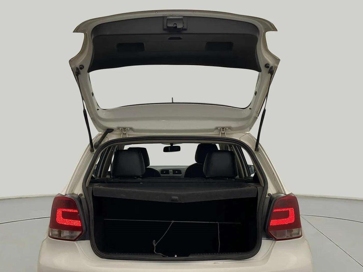 2014 Volkswagen Polo COMFORTLINE 1.2L, Petrol, Manual, 65,141 km, Boot Door Open