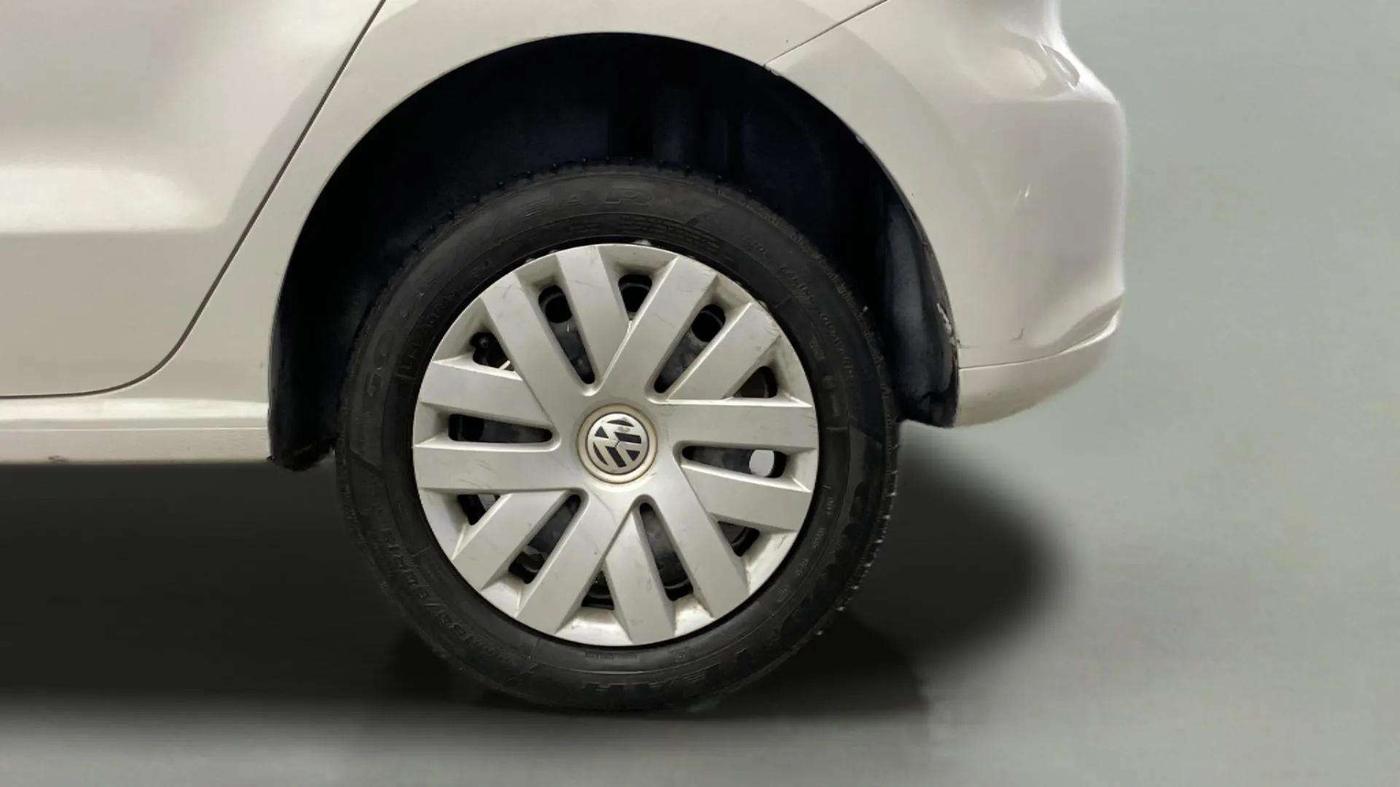 2014 Volkswagen Polo COMFORTLINE 1.2L, Petrol, Manual, 65,141 km, Left Rear Wheel