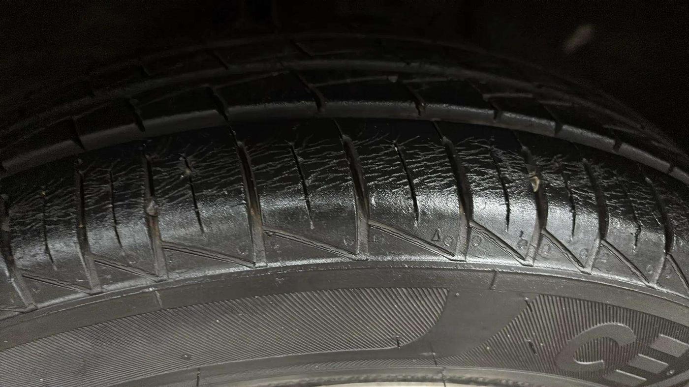 2020 Maruti Alto VXI, Petrol, Manual, 6,081 km, Left Front Tyre Tread