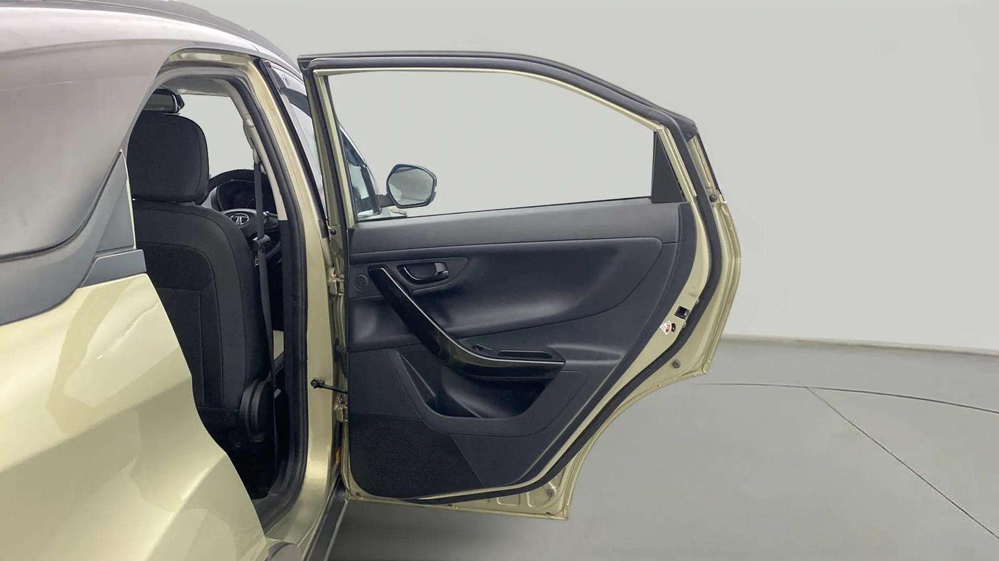 2022 Tata NEXON XZ PLUS (PREMIUM) KAZIRANGA PETROL, Petrol, Manual, 44,432 km, RHS Rear Door