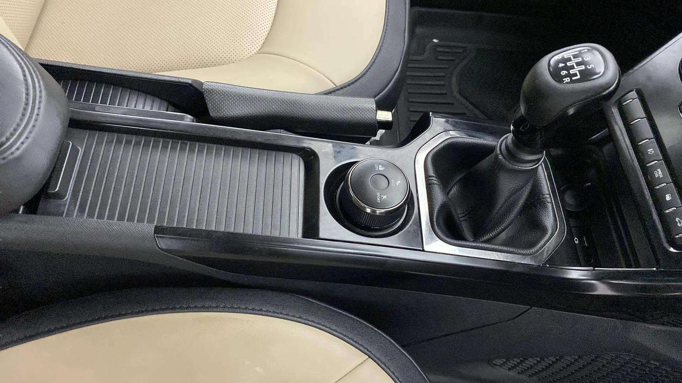 2022 Tata NEXON XZ PLUS (PREMIUM) KAZIRANGA PETROL, Petrol, Manual, 44,432 km, Gear Lever