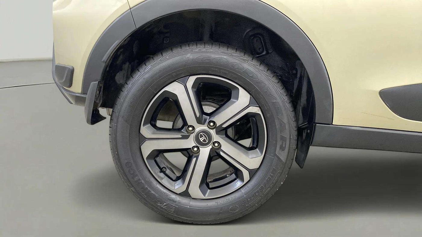 2022 Tata NEXON XZ PLUS (PREMIUM) KAZIRANGA PETROL, Petrol, Manual, 44,432 km, Right Rear Wheel