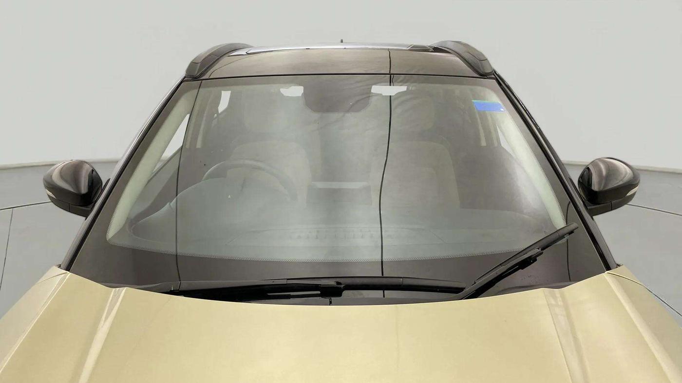 2022 Tata NEXON XZ PLUS (PREMIUM) KAZIRANGA PETROL, Petrol, Manual, 44,432 km, Front Windshield