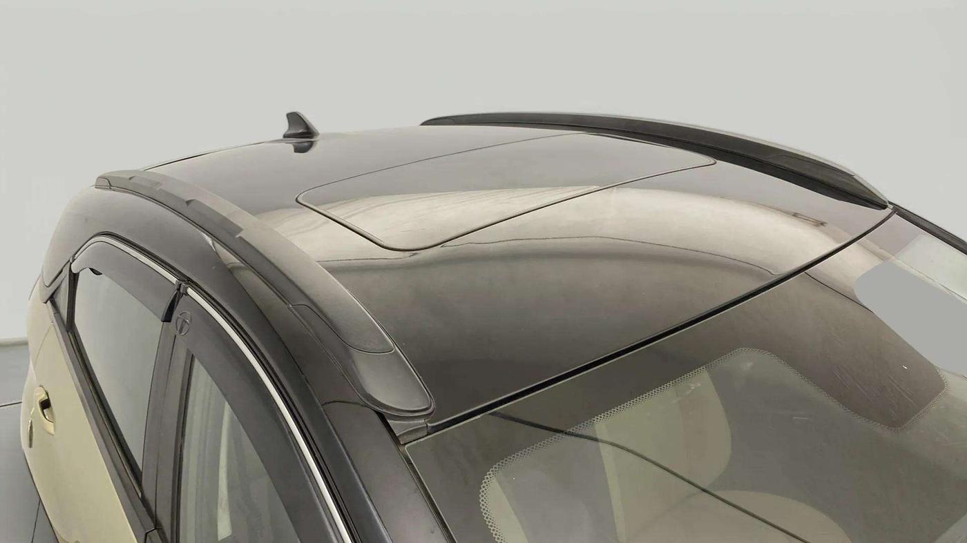 2022 Tata NEXON XZ PLUS (PREMIUM) KAZIRANGA PETROL, Petrol, Manual, 44,432 km, Roof