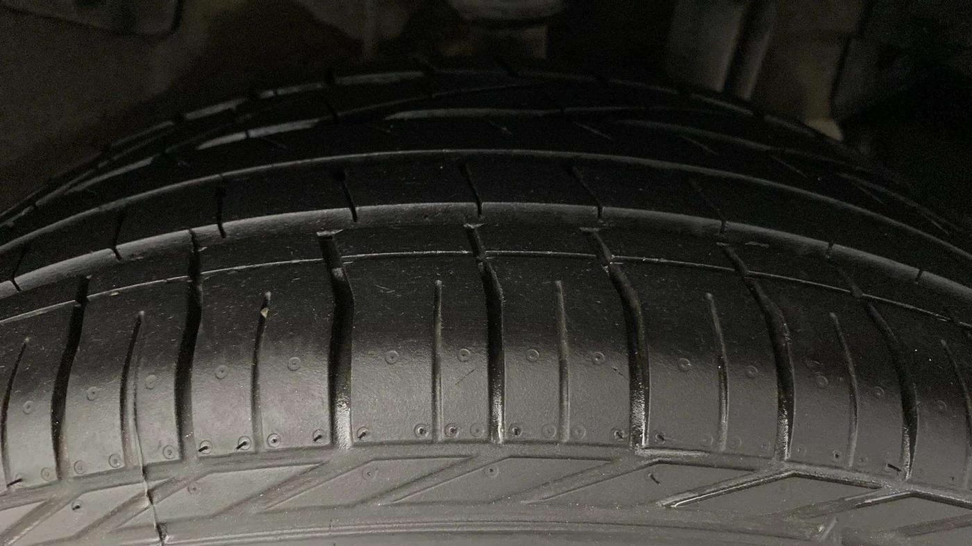 2022 Tata NEXON XZ PLUS (PREMIUM) KAZIRANGA PETROL, Petrol, Manual, 44,432 km, Left Rear Tyre Tread