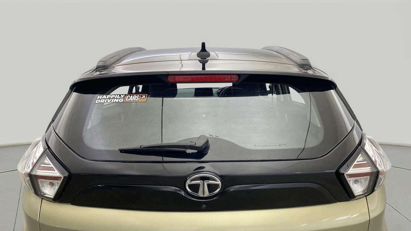 2022 Tata NEXON XZ PLUS (PREMIUM) KAZIRANGA PETROL, Petrol, Manual, 44,432 km, Rear Windshield