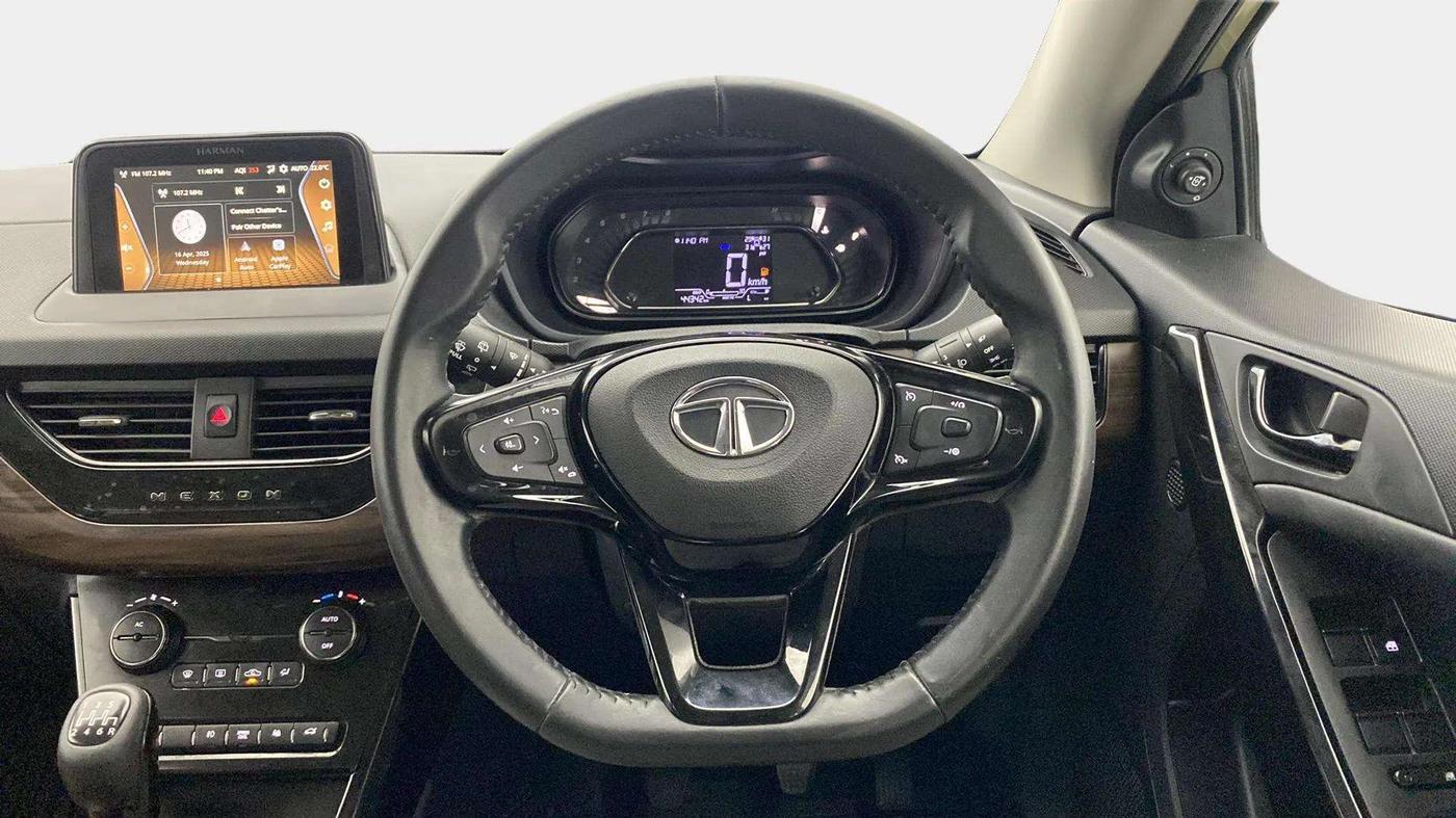 2022 Tata NEXON XZ PLUS (PREMIUM) KAZIRANGA PETROL, Petrol, Manual, 44,432 km, Steering Wheel Close Up
