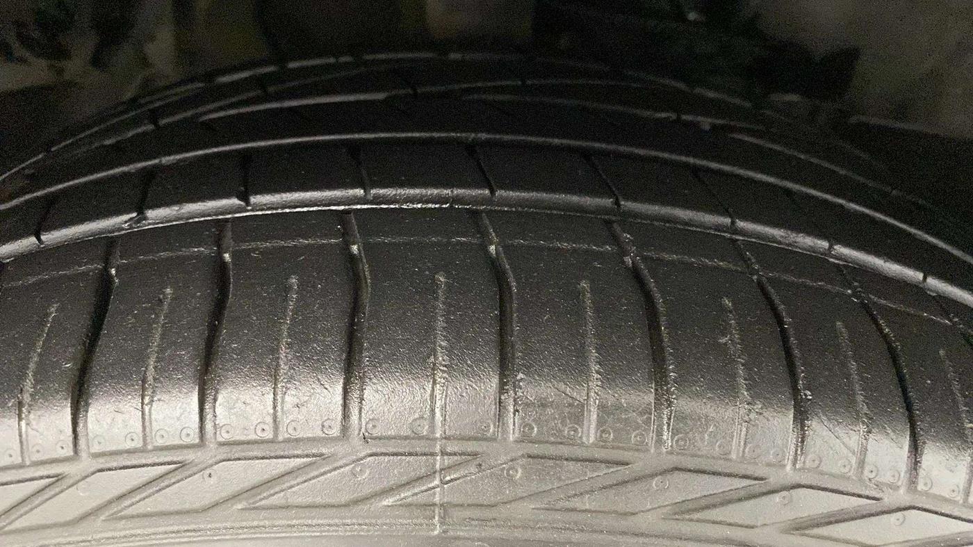2022 Tata NEXON XZ PLUS (PREMIUM) KAZIRANGA PETROL, Petrol, Manual, 44,432 km, Right Front Tyre Tread