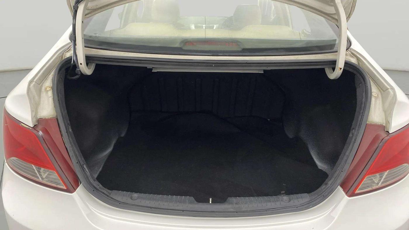 2016 Hyundai Verna 1.4 VTVT, Petrol, Manual, 85,218 km, Boot Open Zoomed View