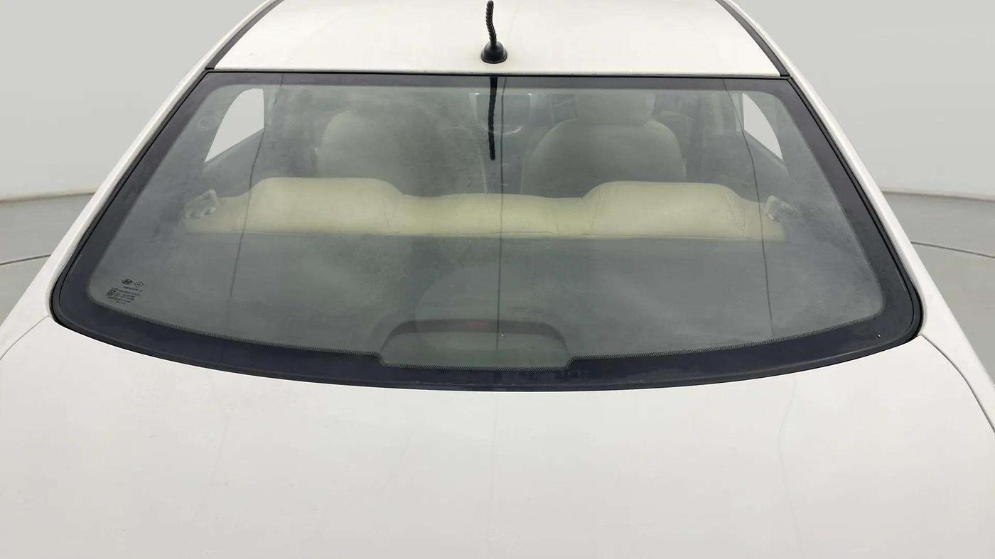 2016 Hyundai Verna 1.4 VTVT, Petrol, Manual, 85,218 km, Rear Windshield