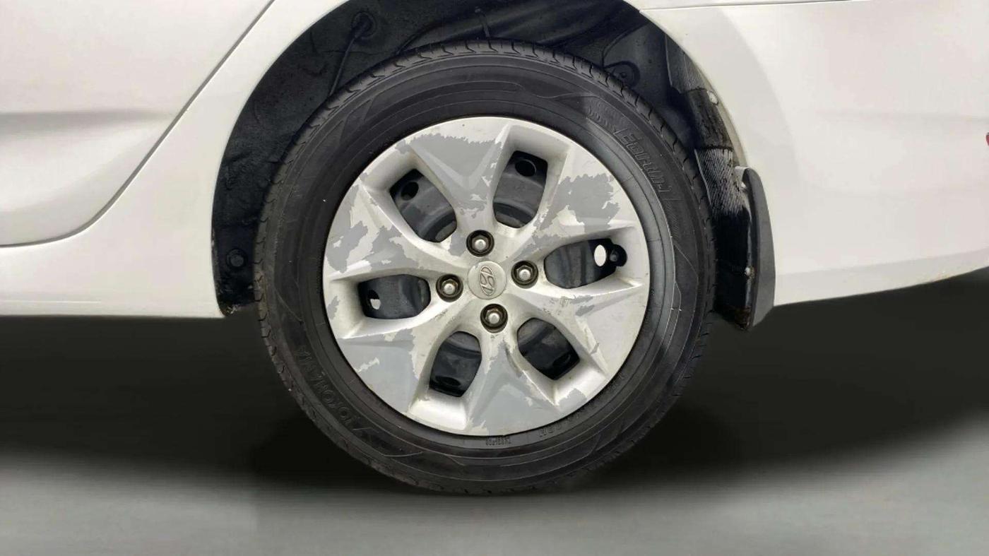 2016 Hyundai Verna 1.4 VTVT, Petrol, Manual, 85,218 km, Left Rear Wheel