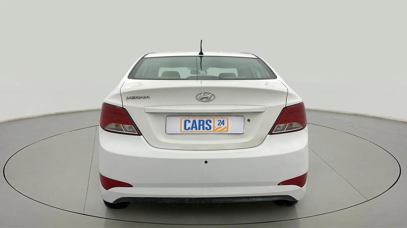 2016 Hyundai Verna 1.4 VTVT, Petrol, Manual, 85,218 km, Back/Rear