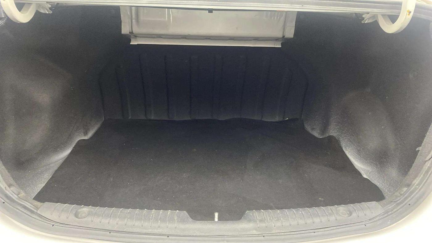 2016 Hyundai Verna 1.4 VTVT, Petrol, Manual, 85,218 km, Boot Inside