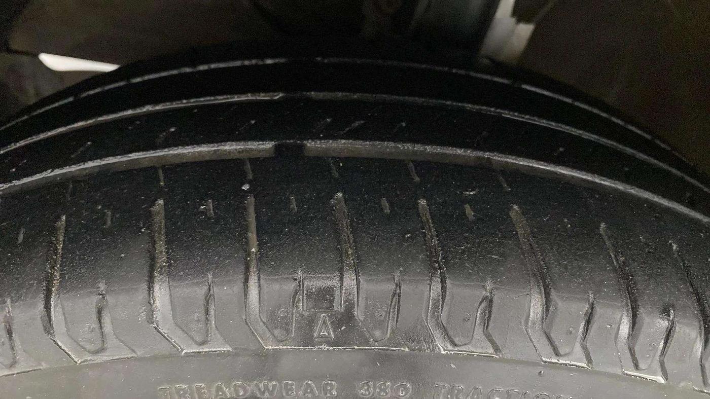 2021 Maruti Ertiga VXI CNG, CNG, Manual, 65,411 km, Left Front Tyre Tread