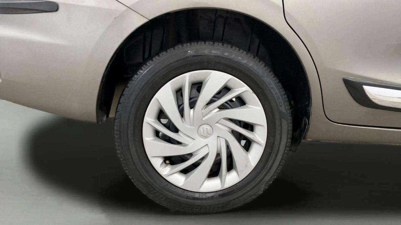 2021 Maruti Ertiga VXI CNG, CNG, Manual, 65,411 km, Right Rear Wheel