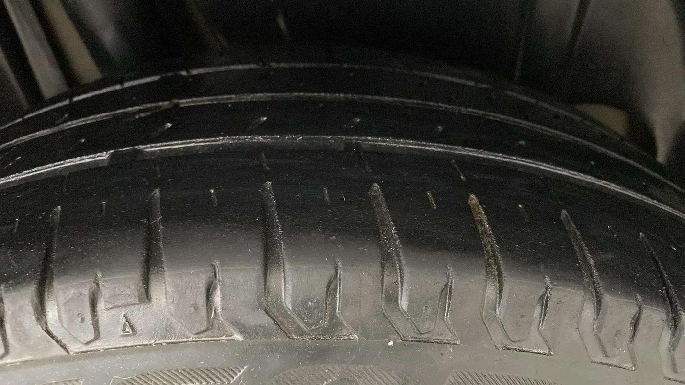 2021 Maruti Ertiga VXI CNG, CNG, Manual, 65,411 km, Right Rear Tyre Tread
