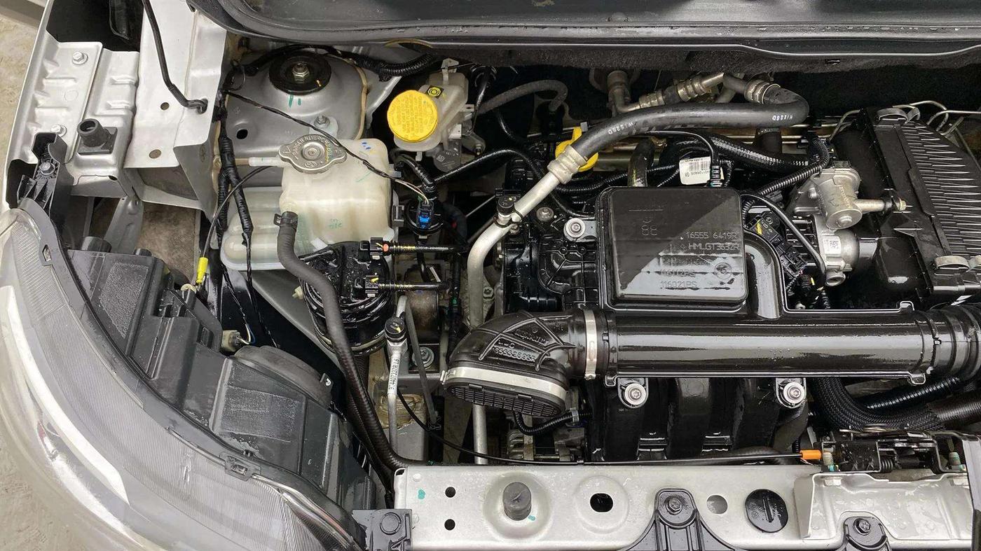 2023 Renault TRIBER RXT, Petrol, Manual, 22,640 km, Engine View - Right