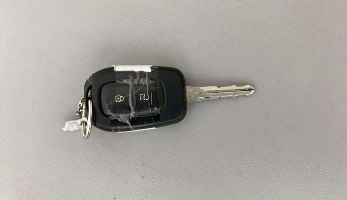 2023 Renault TRIBER RXT, Petrol, Manual, 21,982 km, Key Close Up