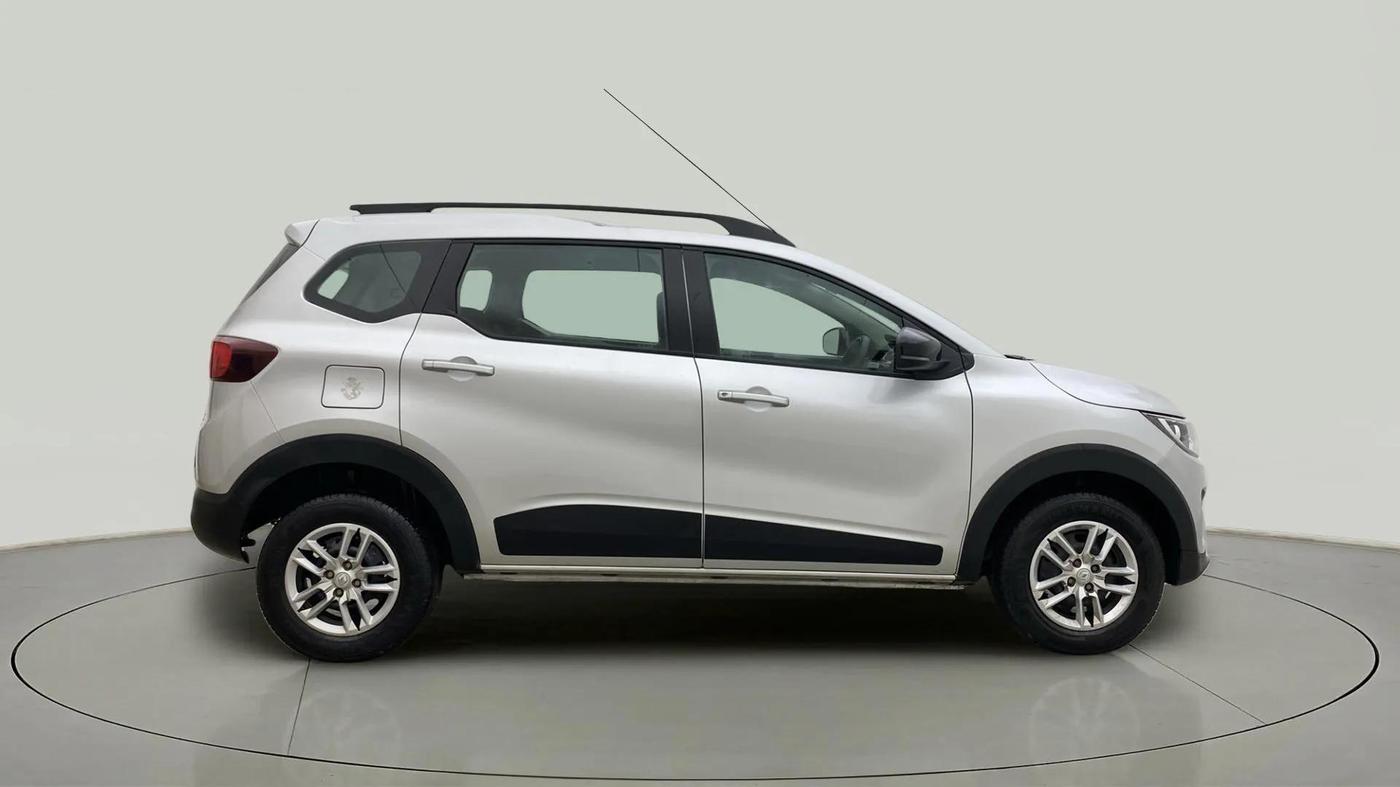2023 Renault TRIBER RXT, Petrol, Manual, 22,640 km, Right Side View