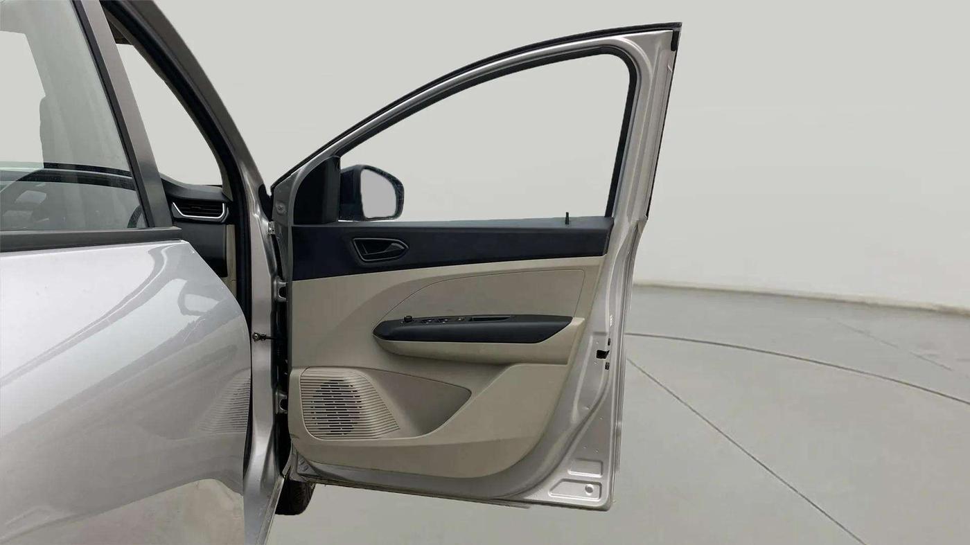 2023 Renault TRIBER RXT, Petrol, Manual, 22,640 km, RHS Front Door