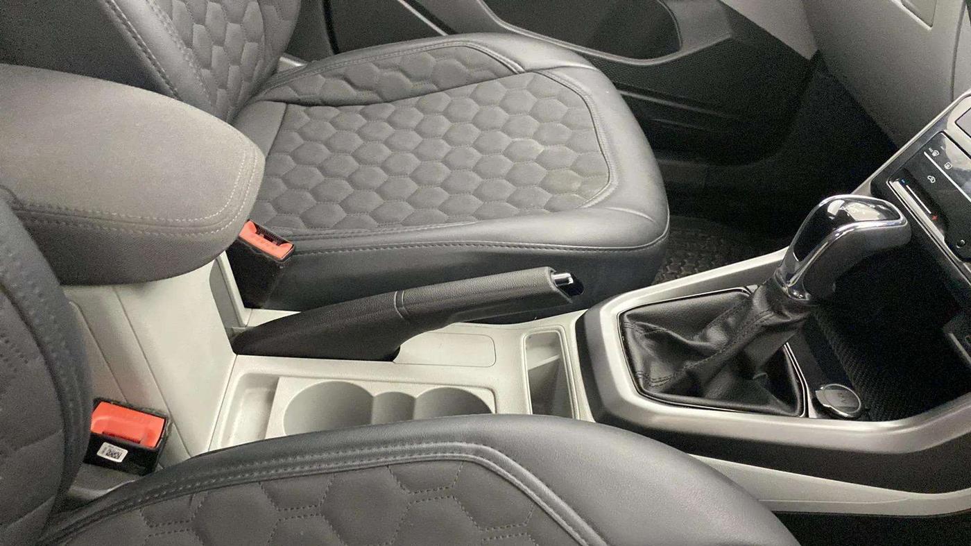 2023 Skoda KUSHAQ AMBITION 1.5 TSI DSG, Petrol, Automatic, 27,065 km, Gear Lever