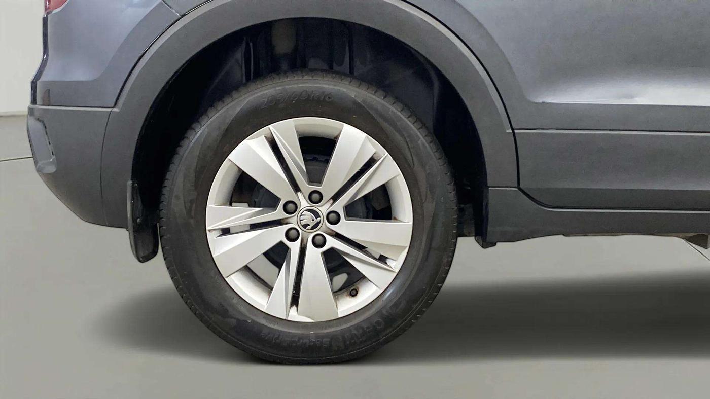 2023 Skoda KUSHAQ AMBITION 1.5 TSI DSG, Petrol, Automatic, 27,065 km, Right Rear Wheel