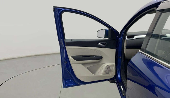 2020 Renault TRIBER RXZ AMT, Petrol, Automatic, 30,124 km, LHS Front Door
