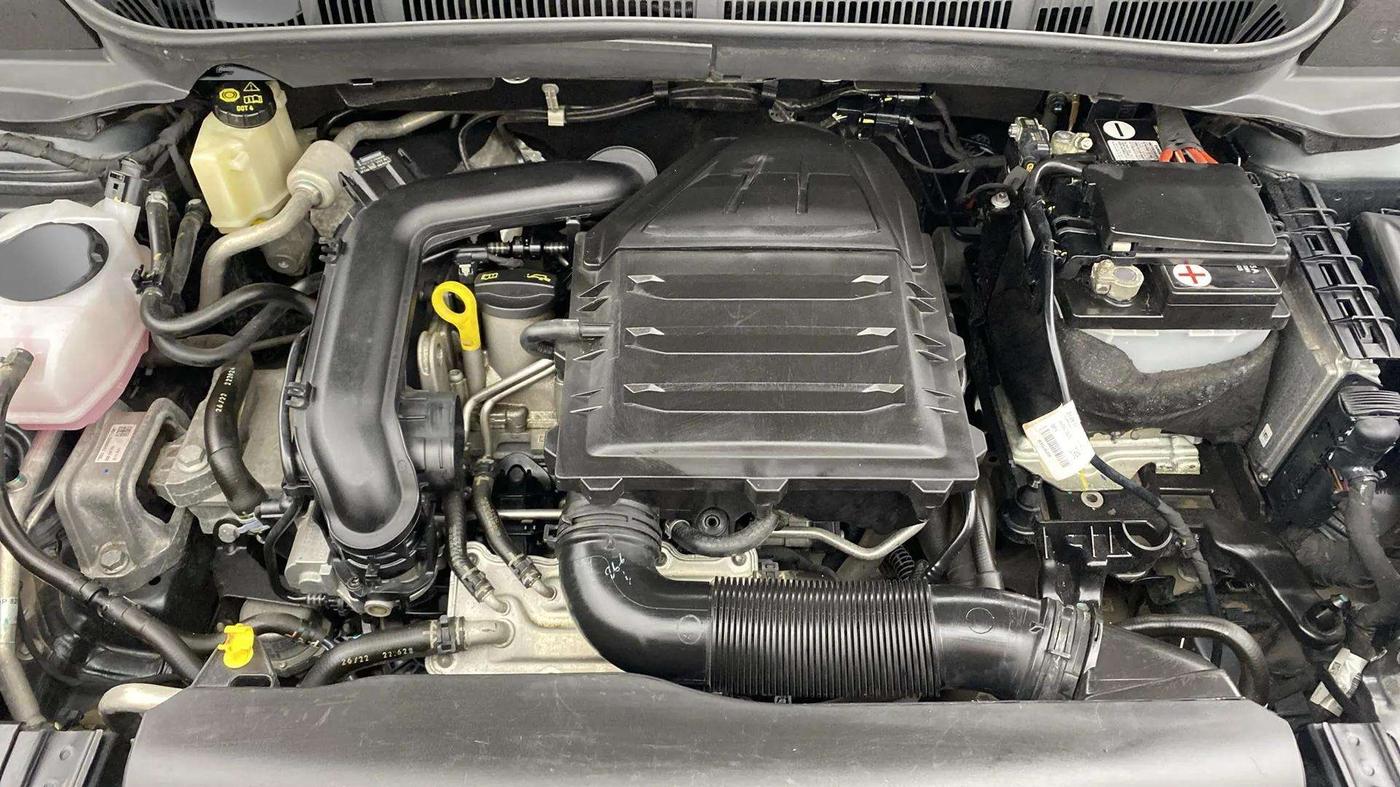 2022 Skoda KUSHAQ AMBITION 1.0L TSI MT, Petrol, Manual, 15,094 km, Engine View