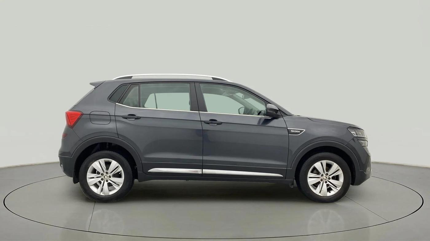 2022 Skoda KUSHAQ AMBITION 1.0L TSI MT, Petrol, Manual, 15,094 km, Right Side View