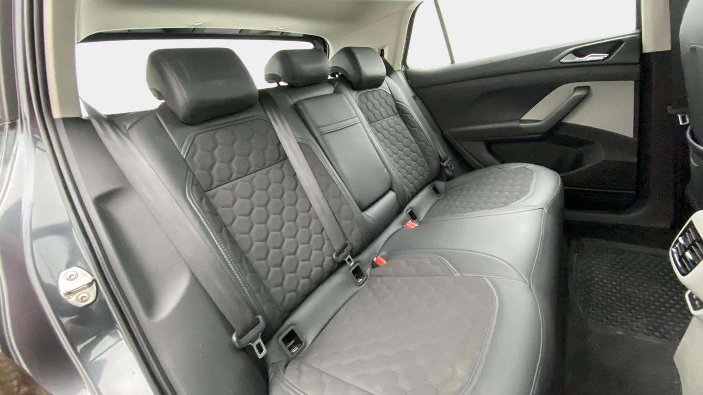 2022 Skoda KUSHAQ AMBITION 1.0L TSI MT, Petrol, Manual, 15,094 km, Right Side Rear Door Cabin