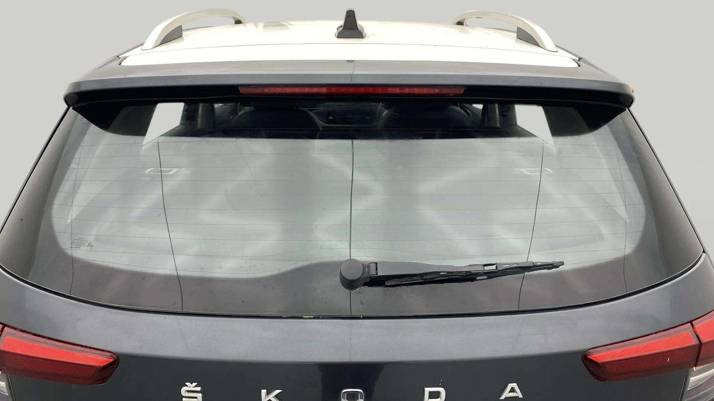 2022 Skoda KUSHAQ AMBITION 1.0L TSI MT, Petrol, Manual, 15,094 km, Rear Windshield