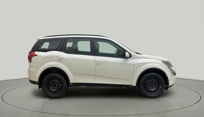 2020 Mahindra XUV500 W7, Diesel, Manual, 95,073 km, Right Side View