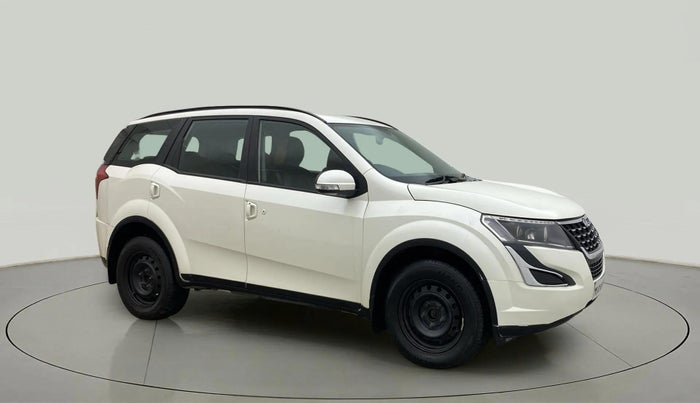 2020 Mahindra XUV500 W7, Diesel, Manual, 95,073 km, Right Front Diagonal