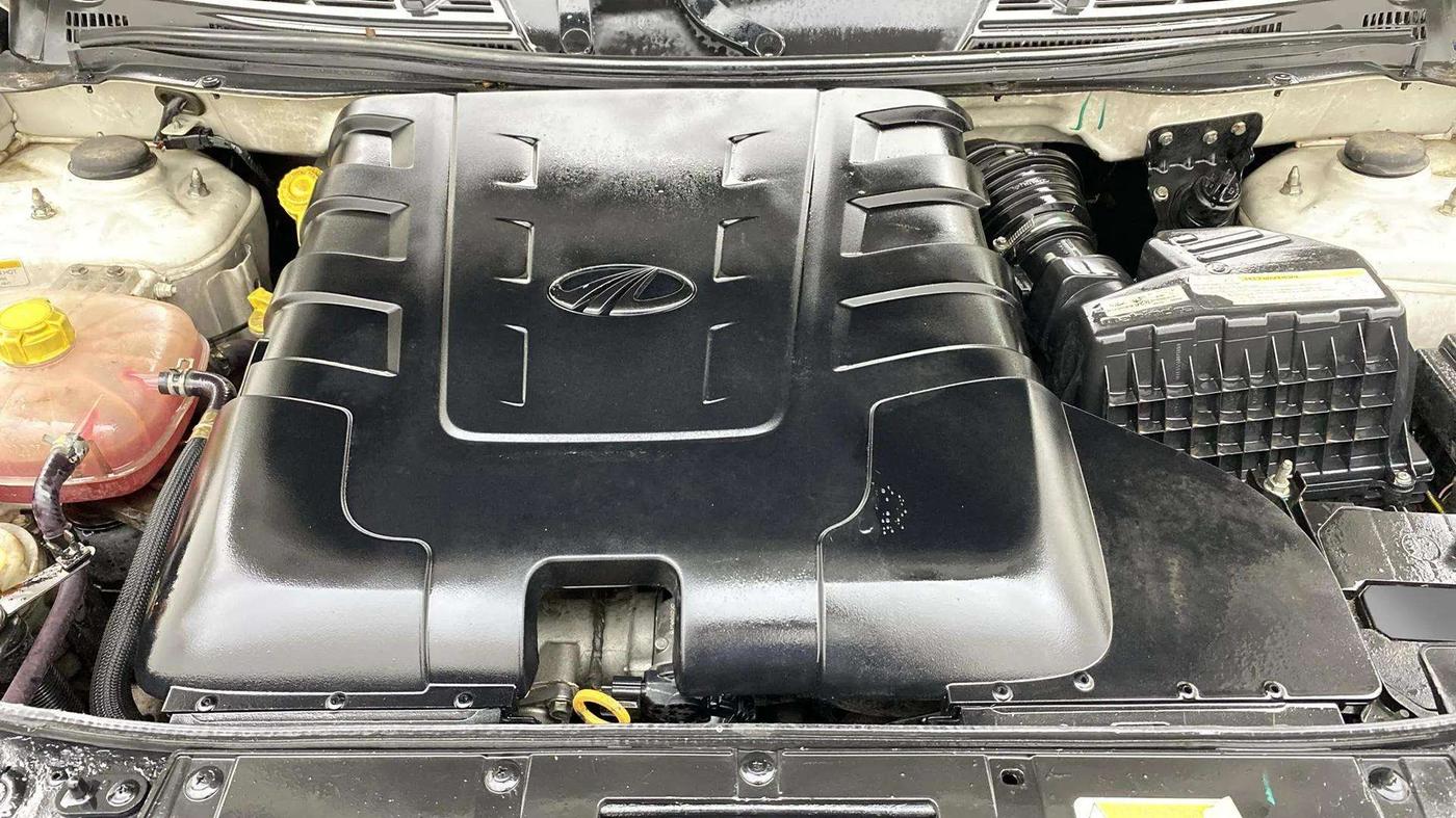 2020 Mahindra XUV500 W7, Diesel, Manual, 95,758 km, Engine View